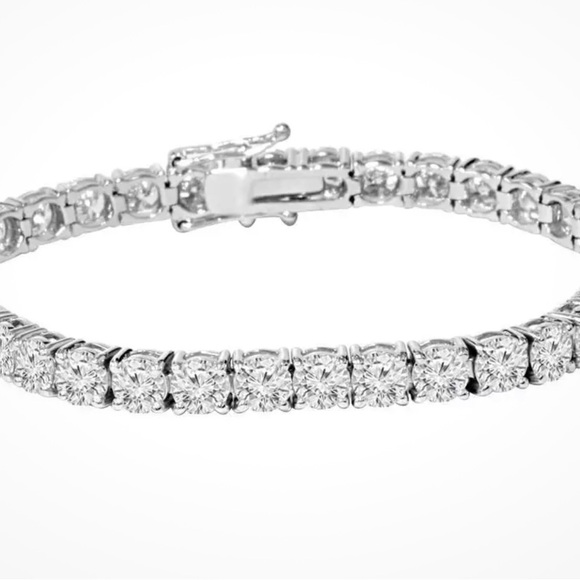 9 carat lab grown diamond tennis bracelet set in solid 14k white gold! VS-F ! - Picture 2 of 3